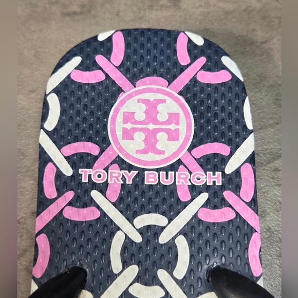 TORY BURCH SIGNATURE LOGO SANDALS. - Picture 9 of 9